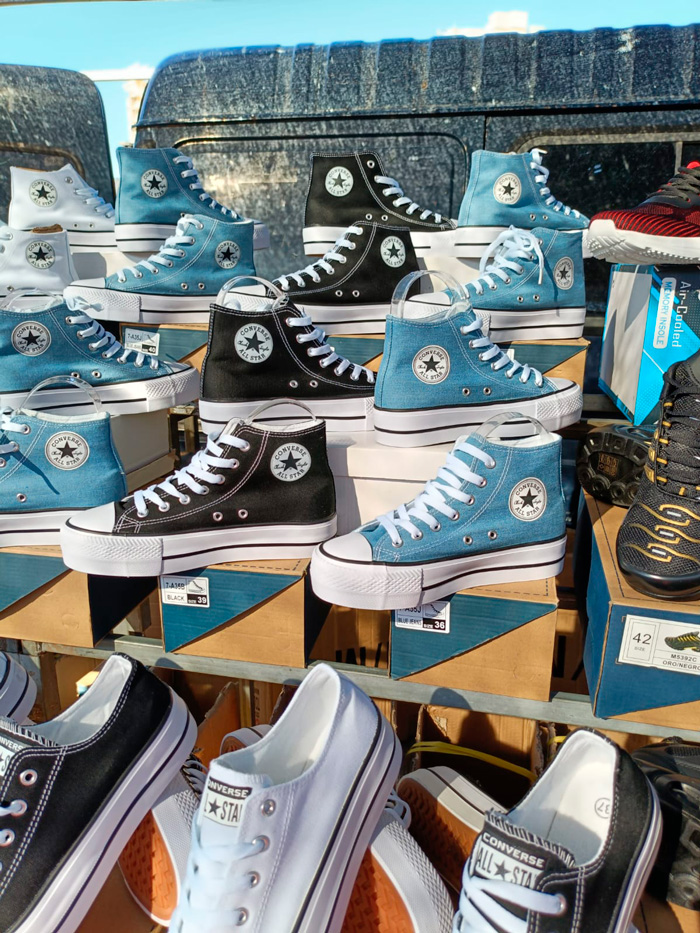 Zapatillas Converse a la venta en el mercado